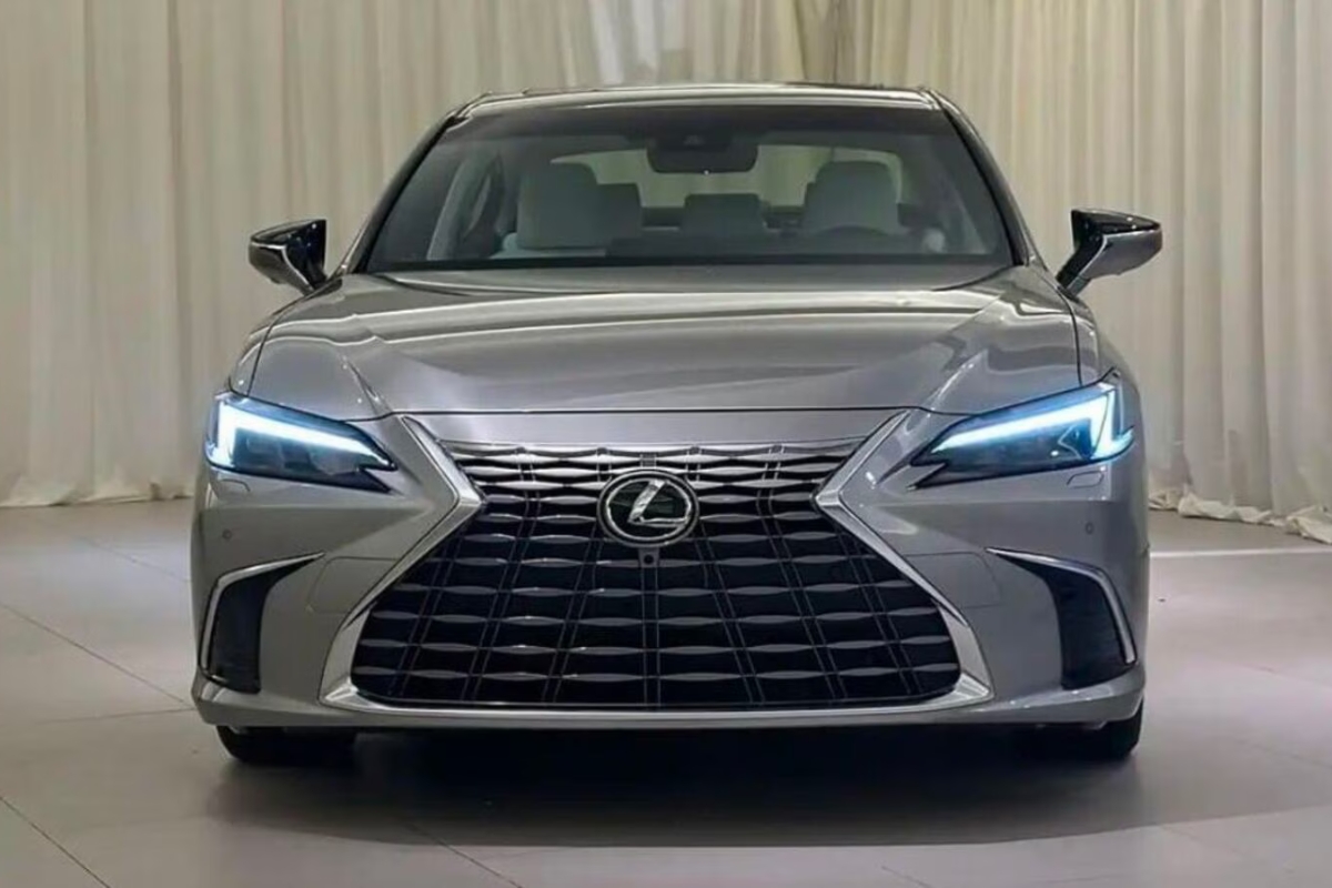 Lexus ES