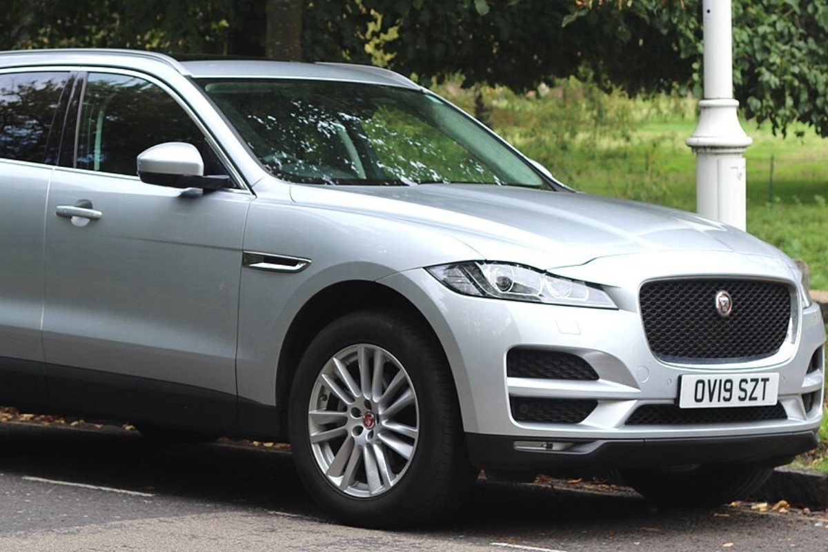 Jaguar F Pace