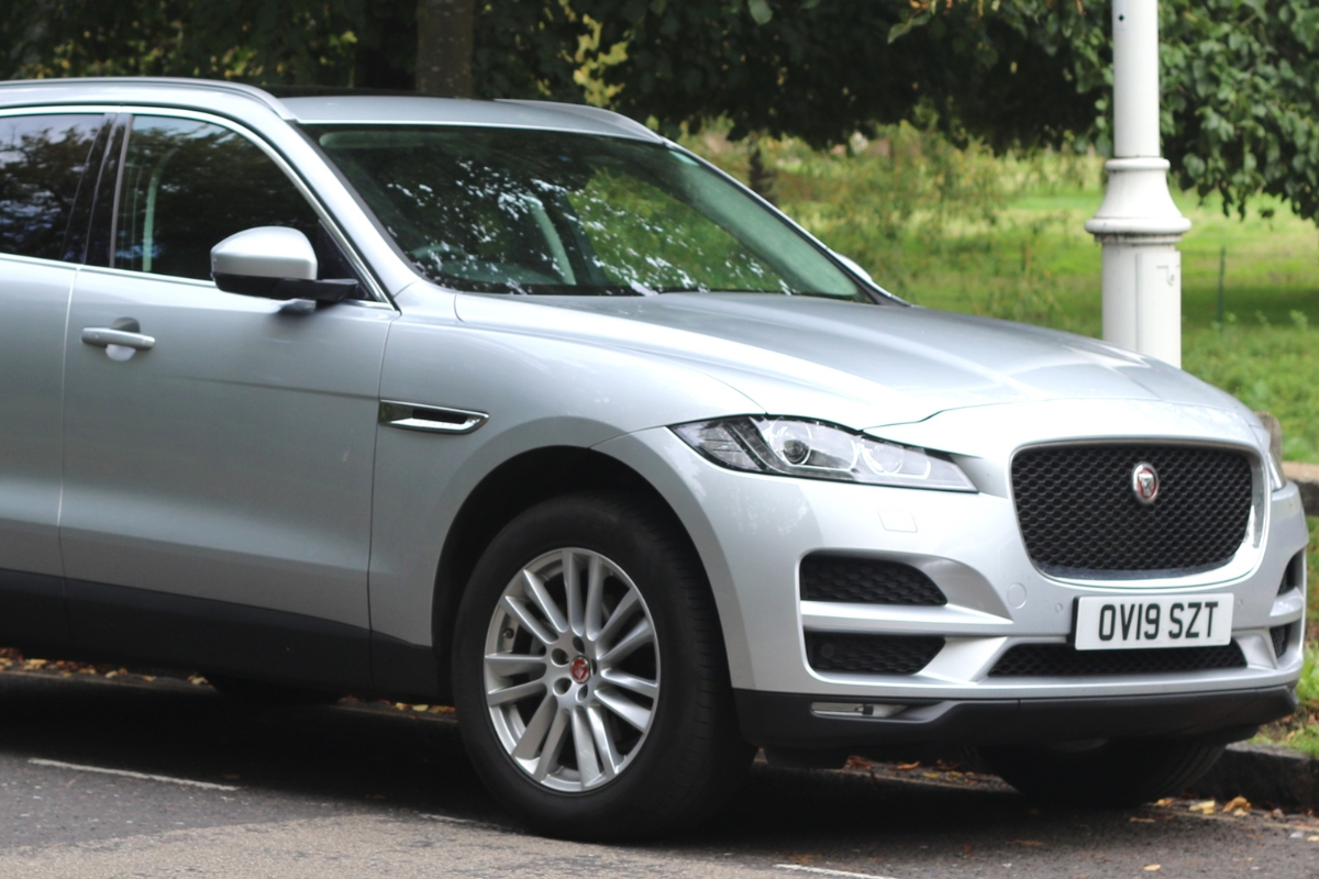 Jaguar F Pace