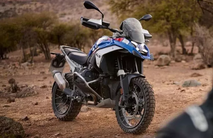 BMW R 1300 GS: बाइक का बेताज बादशाह, 20.83 kmpl के साथ ₹20.95 लाख से शुरू