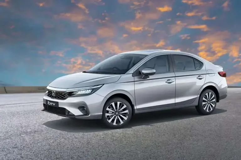 Honda City: स्टाइलिश और कंफर्टेबल फैमिली सेडान, 18.4 kmpl माइलेज के साथ ₹12.08 लाख से शुरू