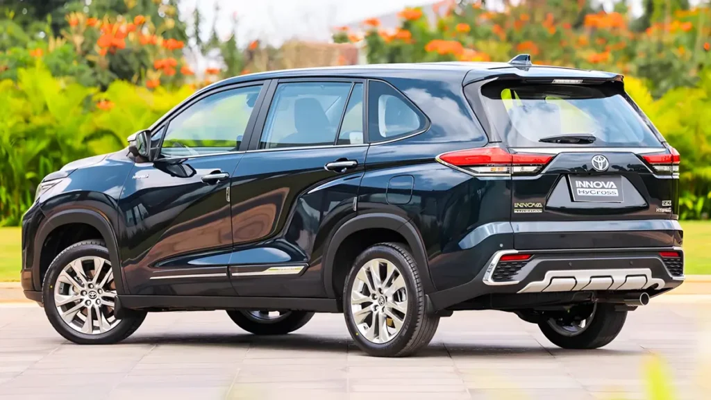 Toyota Innova Hycross 