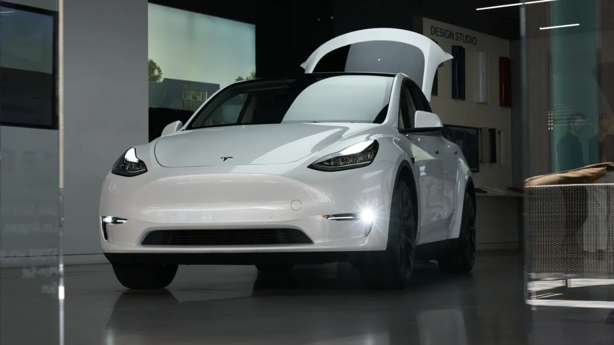 Tesla India Launch जानें कीमत, फीचर्स और कैसे करें बुकिंग? यहाँ से जाने