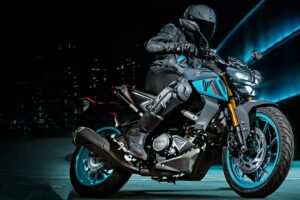 Yamaha MT 15 V2 18.1bhp पावर, डुअल ABS और 8 कलर ऑप्शन के साथ 1.71 लाख से उपलब्ध