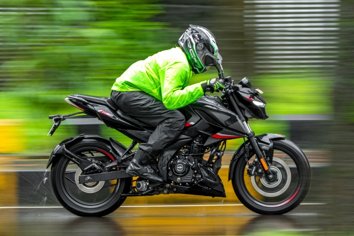 Bajaj Pulsar N160