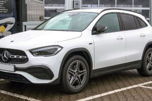 Mercedes Benz GLA 1.3L टर्बो पेट्रोल इंजन और MBUX इंटरफेस के साथ 49.72 लाख से शुरू