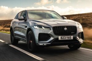 Jaguar F Pace 68.96 लाख की लग्ज़री SUV, दमदार 2.0L इंजन और प्रीमियम फीचर्स के साथ