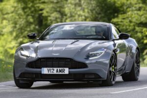 Aston Martin DB11 600bhp V12 पावर, 3.9 सेकंड में 0 से 100 kmph और कीमत 3.11 करोड़