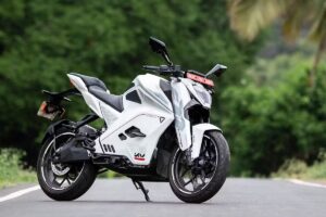 Ultraviolette F77 Mach 2 27kW मोटर, 211km रेंज, और कीमत 2,99,000 से शुरू