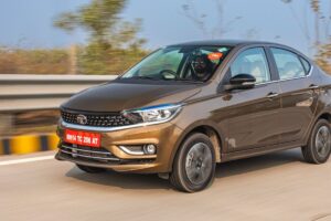 Tata Tiago किफायती 1.2L पेट्रोल, मैनुअल, सिर्फ 4.57 लाख में
