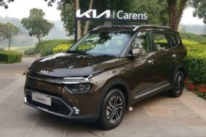 Kia Carens 7 सीटर, सनरूफ और Bose साउंड सिस्टम के साथ, कीमत 10.99 लाख से शुरू